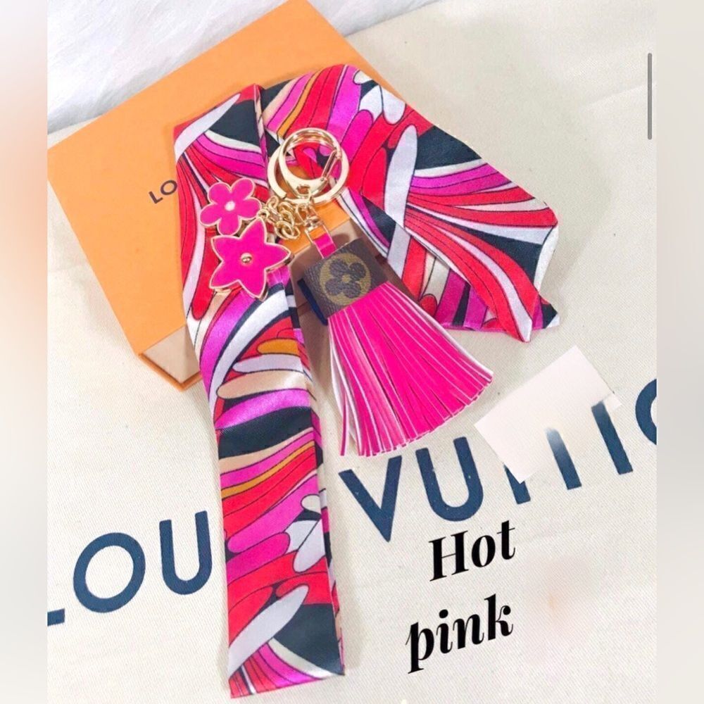 Tassel Charm Pink 